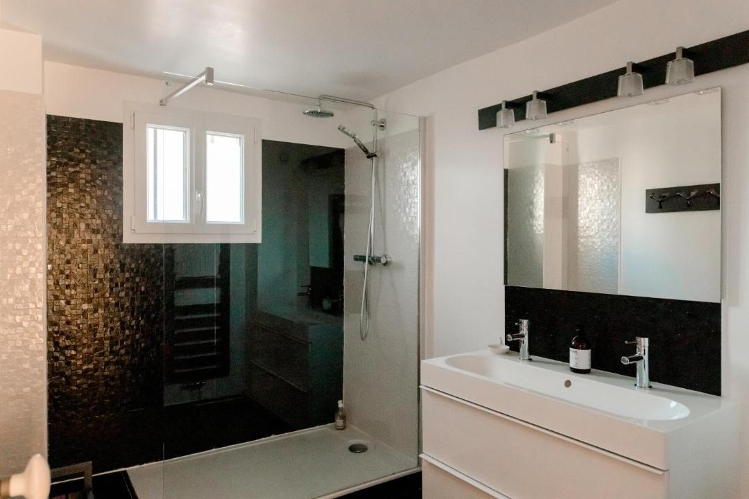 Photo of Bathroom in Rueil-Malmaison