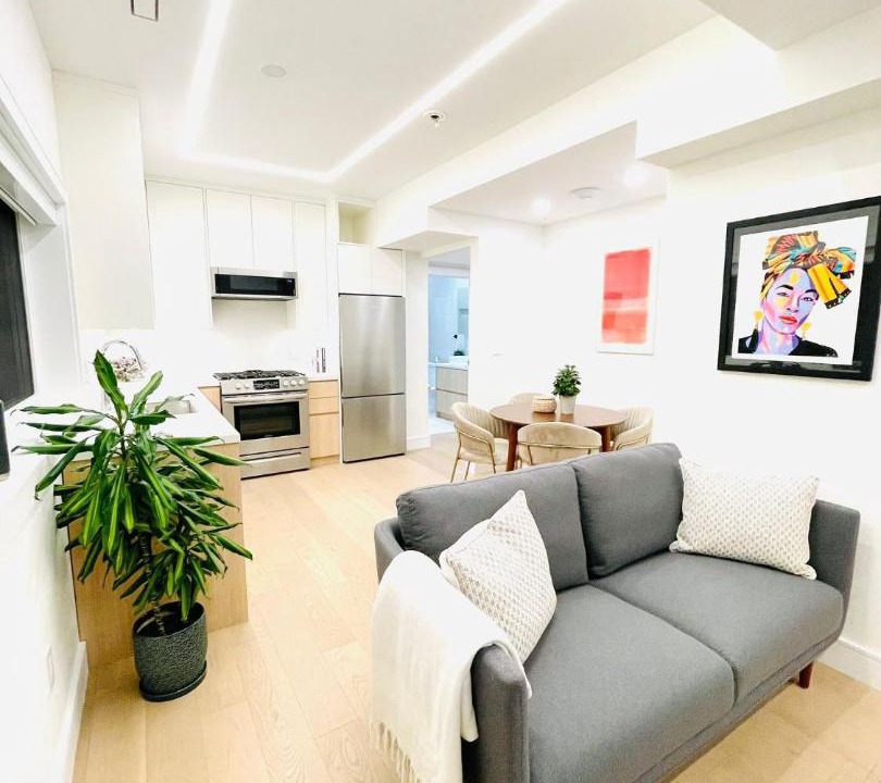 Photo of Livingroom in Upper Beaches