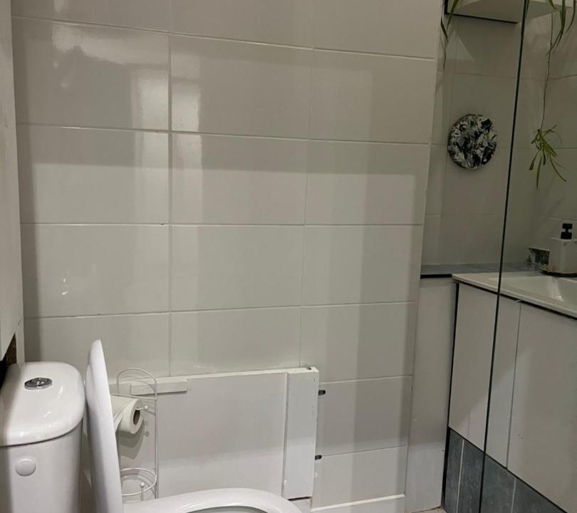 Photo of Bathroom in Les Lilas