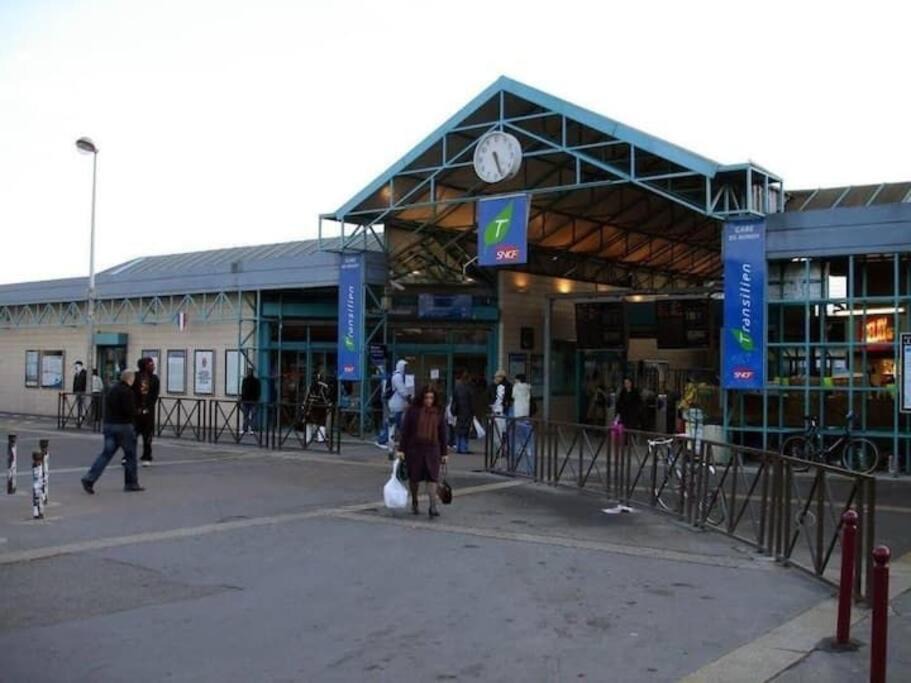 Photo of Buildings in Bondy