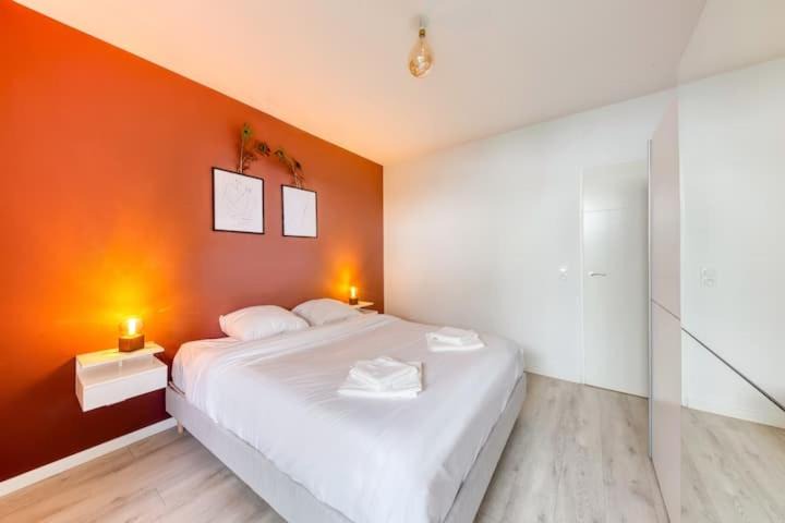 Photo of Bedroom in Petit-Colombes