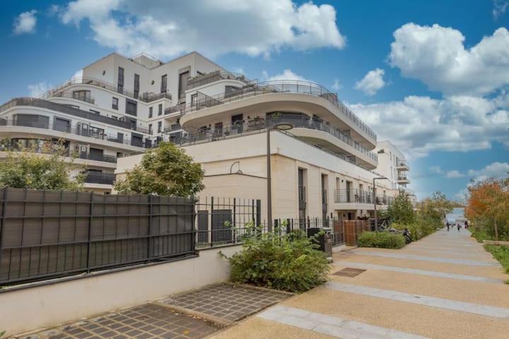 Photo of Buildings in Petit-Colombes
