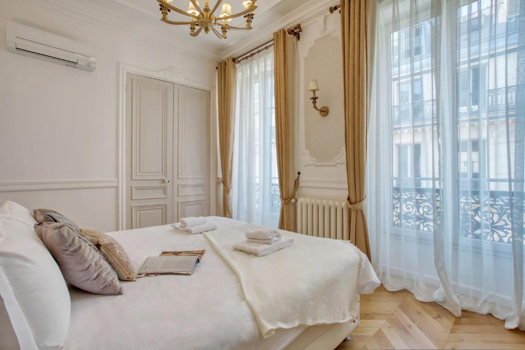 Photo of Bedroom in Chaussee-d'Antin