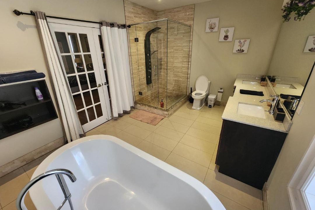 Photo of Bathroom in Cabbagetown South