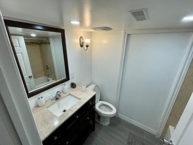 Photo of Bathroom in Cabbagetown South