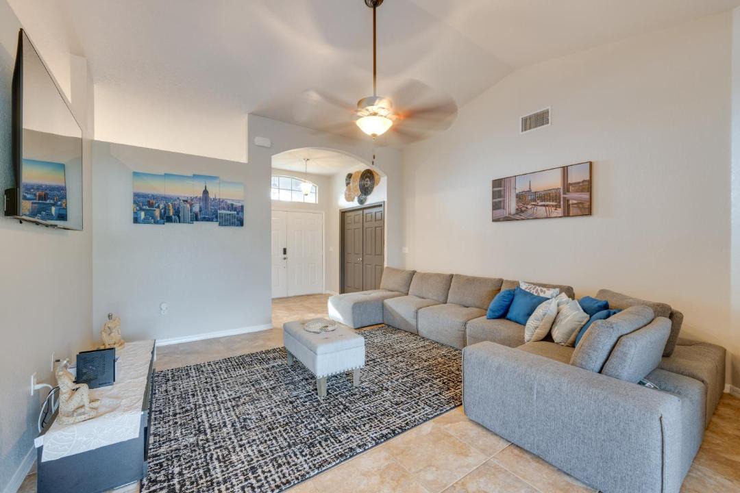 Photo of Livingroom in Davenport