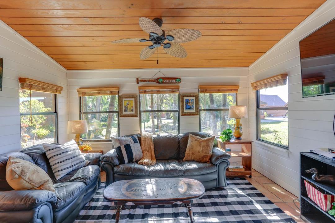 Photo of Livingroom in Okeechobee