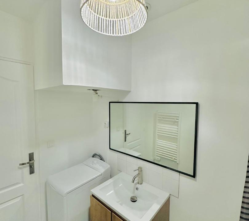 Photo of Bathroom in Le Bourget