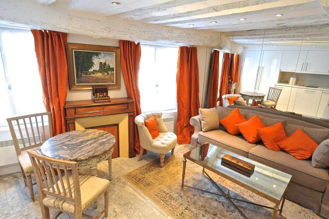 Photo of Livingroom in Sorbonne