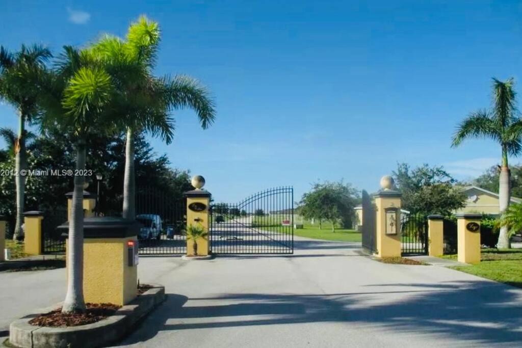 Photo of Others in Sebring