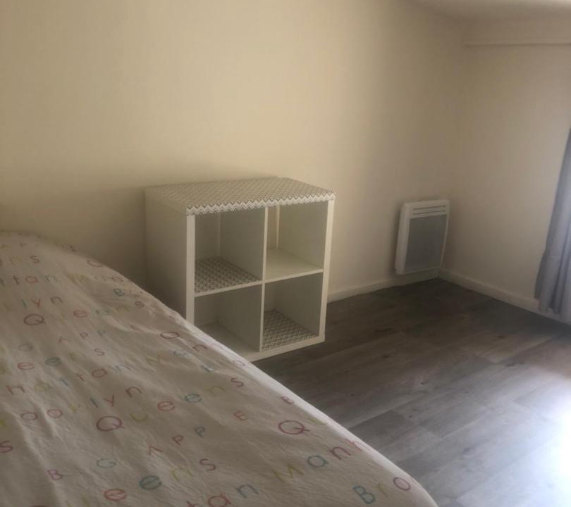 Photo of Bedroom in Stains