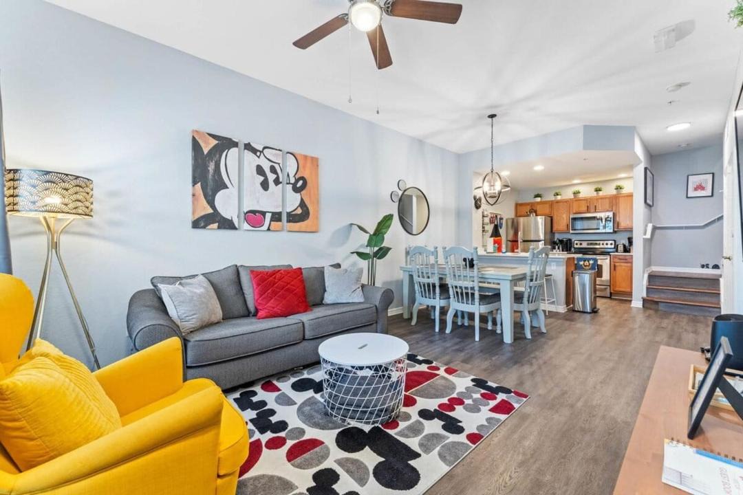 Photo of Livingroom in Venetian Bay Villages