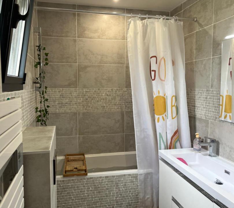 Photo of Bathroom in Noisy-le-Grand