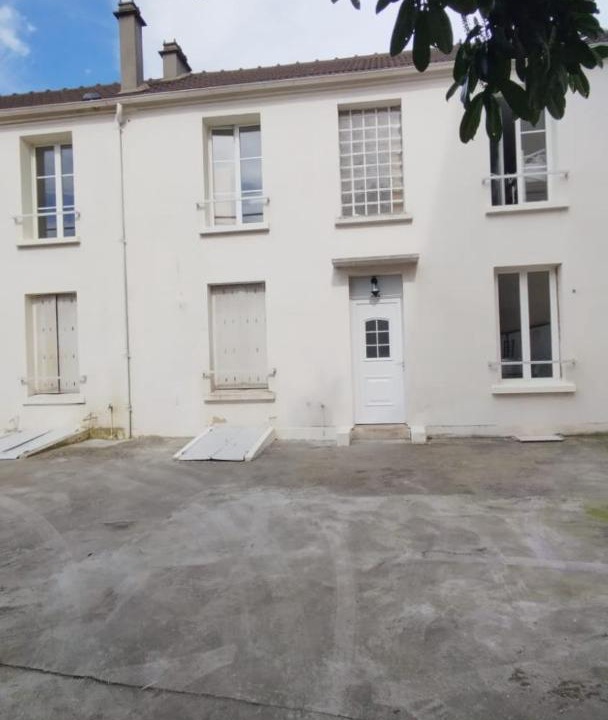 Photo of Buildings in Noisiel