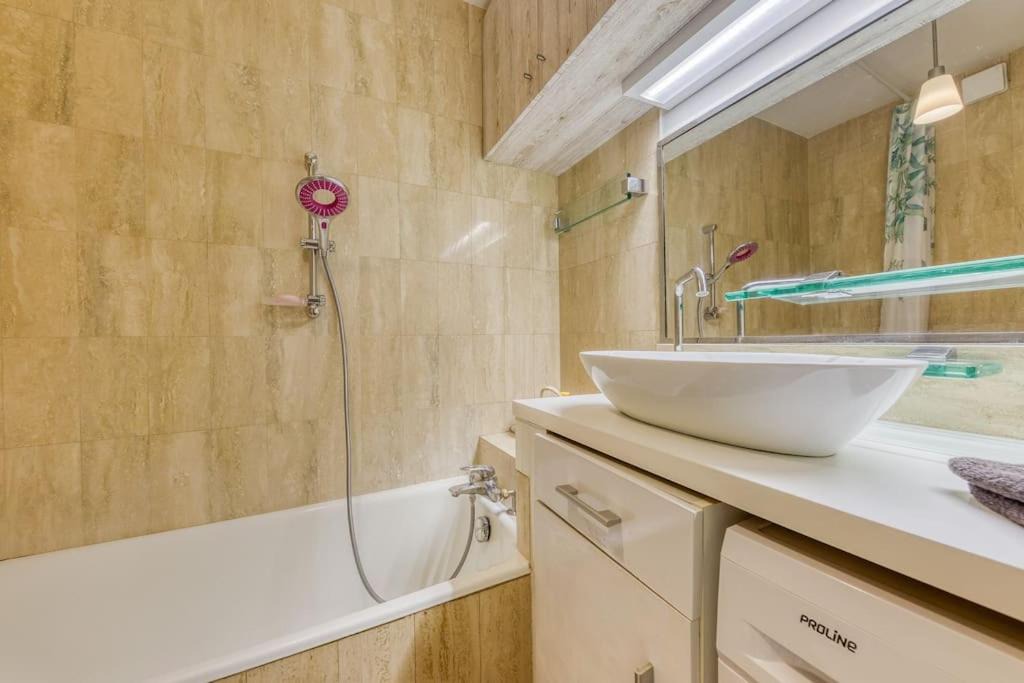 Photo of Bathroom in Le Raincy