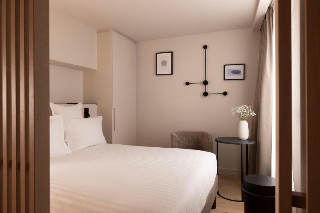 Photo of Bedroom in 10th Arrondissement