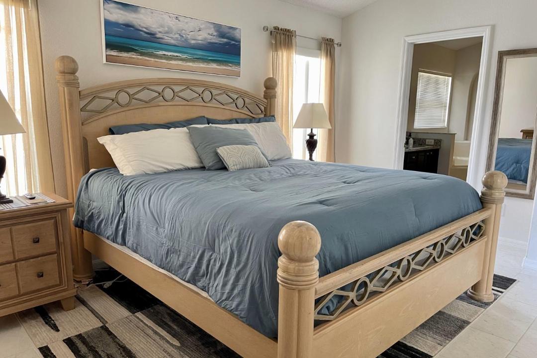 Photo of Bedroom in Windsor Palms