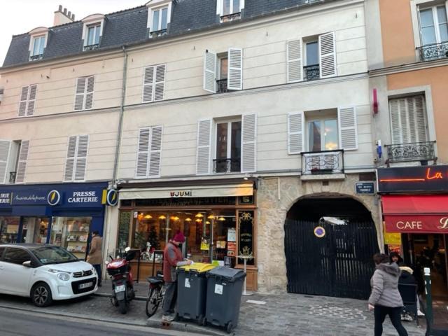 Photo of Buildings in Centre