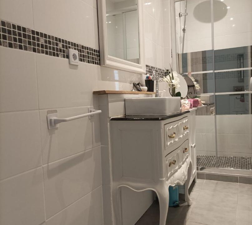 Photo of Bathroom in Thiais