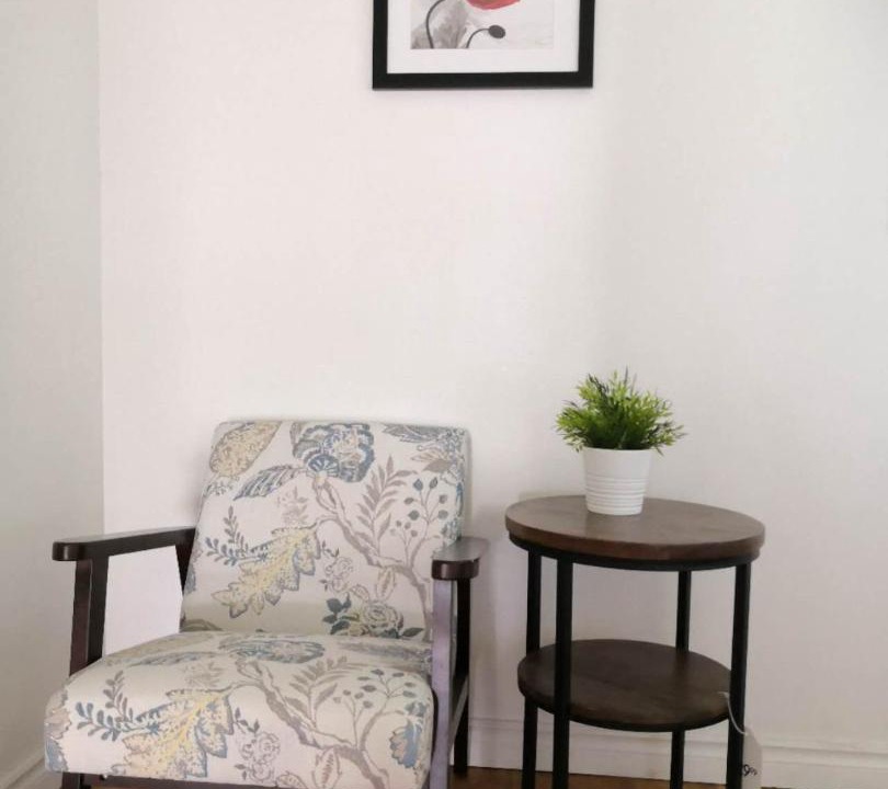 Photo of Livingroom in Bayview Woods - Steeles