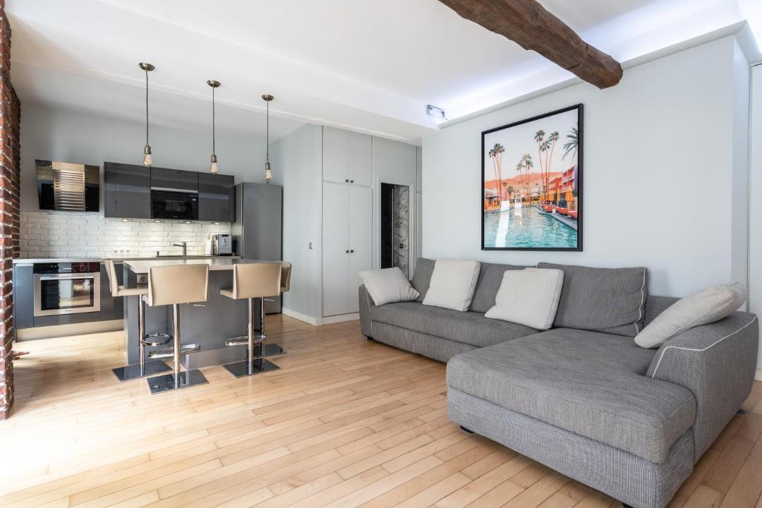 Photo of Livingroom in 9th Arrondissement