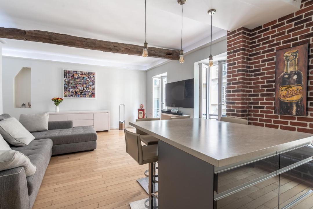 Photo of Livingroom in 9th Arrondissement