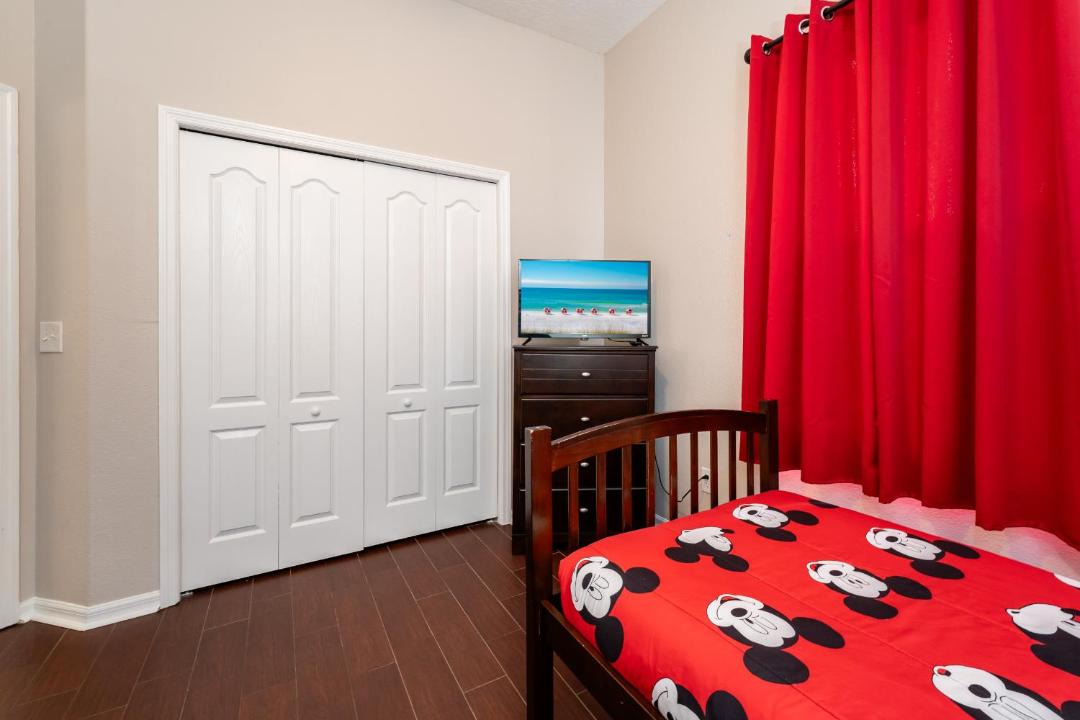 Photo of Bedroom in Tuscan Hills