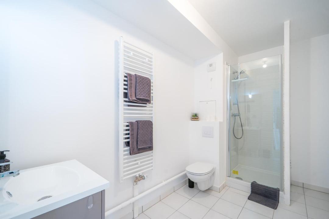 Photo of Bathroom in Le Bourget