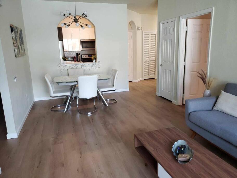 Photo of Livingroom in Windsor Palms
