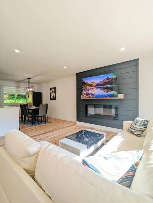 Photo of Livingroom in Bayridge West