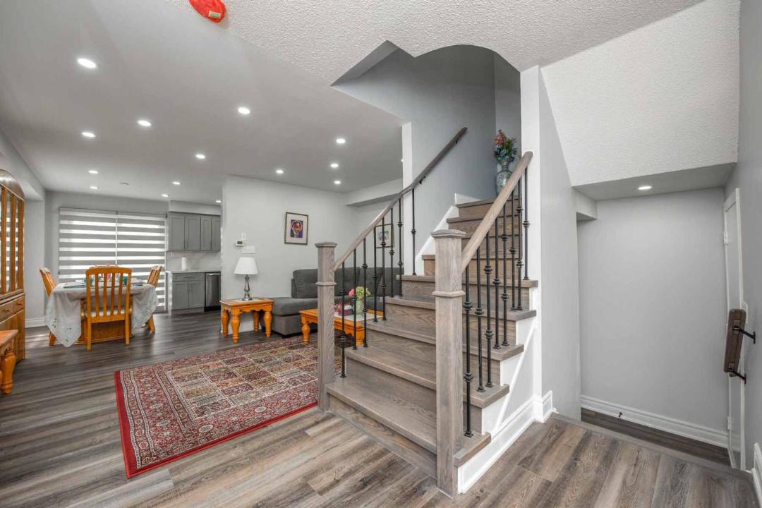 Photo of Livingroom in Churchill Meadows