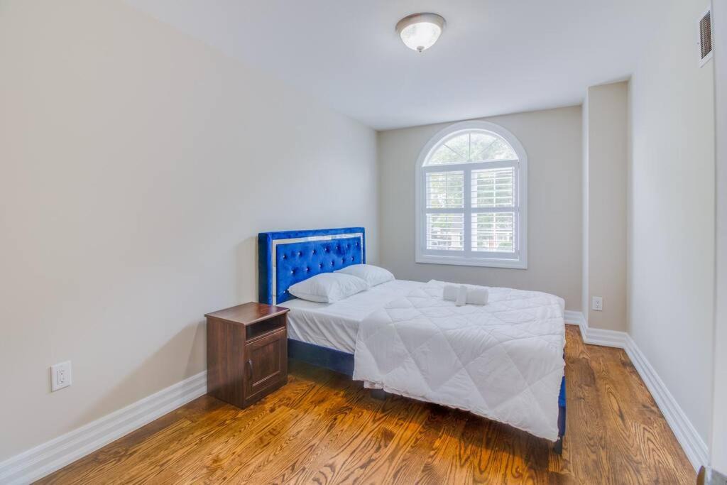 Photo of Bedroom in Birch Cliff Heights