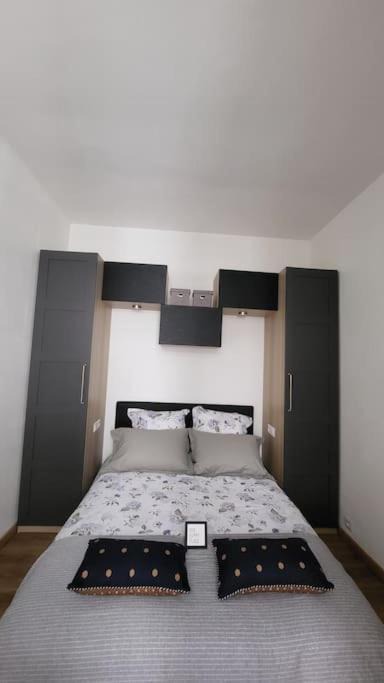 Photo of Bedroom in Latin