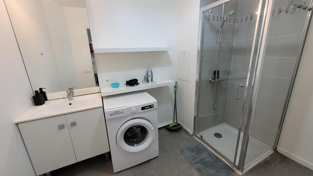 Photo of Bathroom in Le Blanc-Mesnil