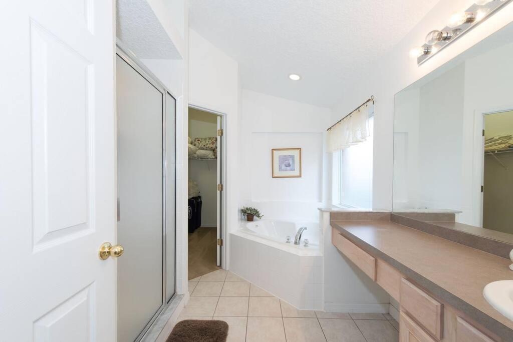 Photo of Bathroom in Seasons