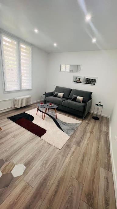 Photo of Livingroom in Combat