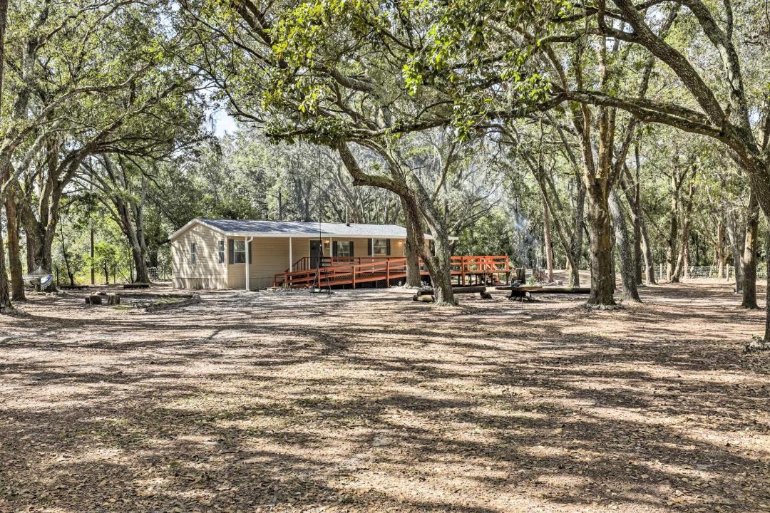 Photo of Buildings in Valrico