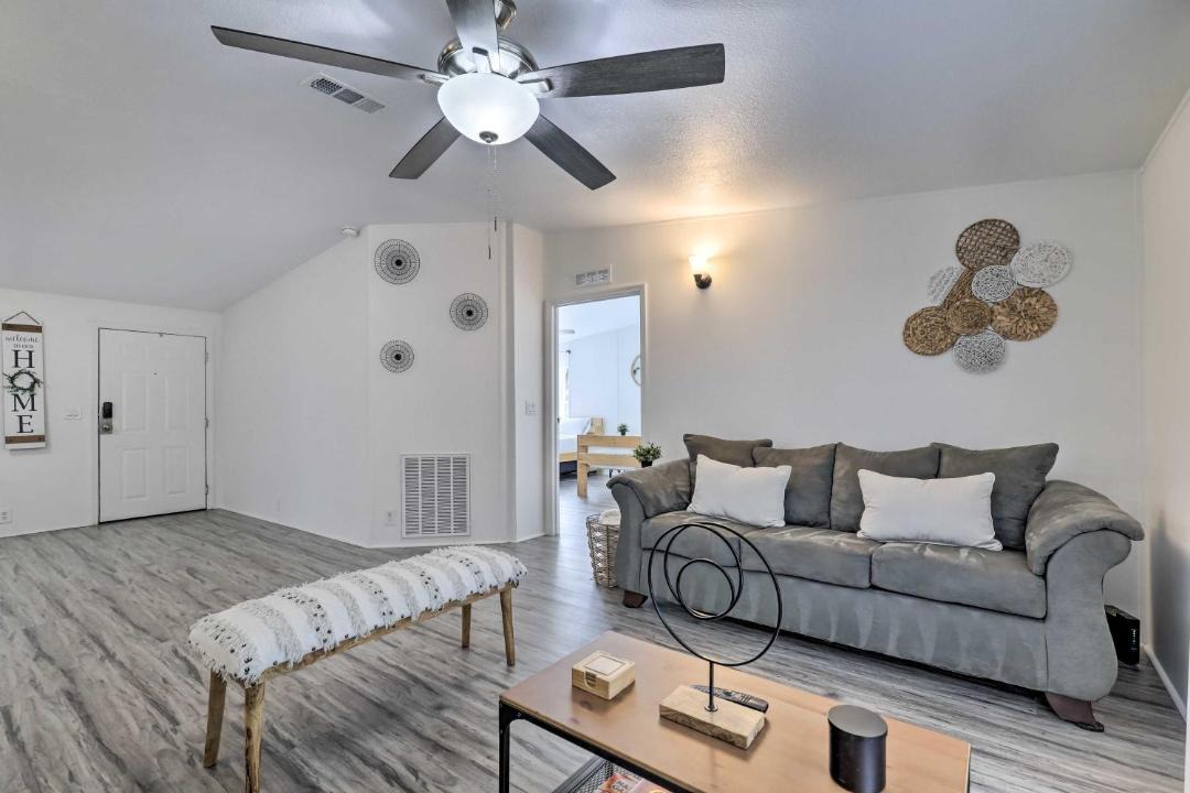 Photo of Livingroom in Valrico