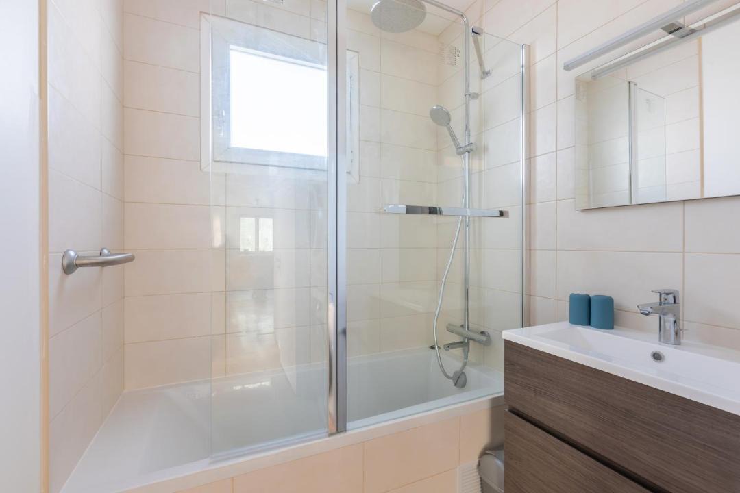 Photo of Bathroom in L'Hay-les-Roses