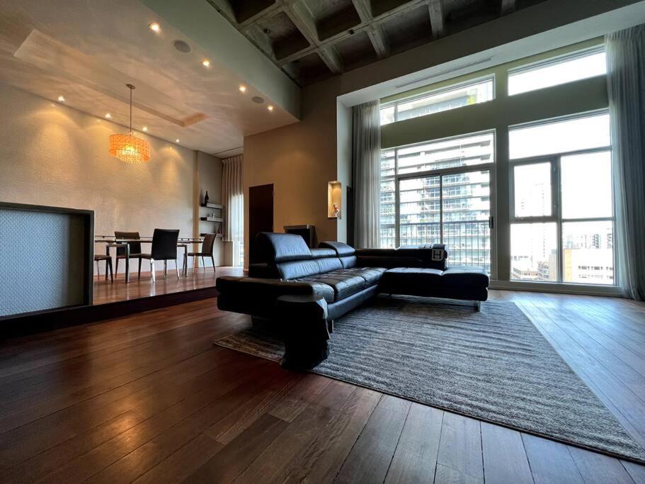 Photo of Livingroom in Church and Wellesley