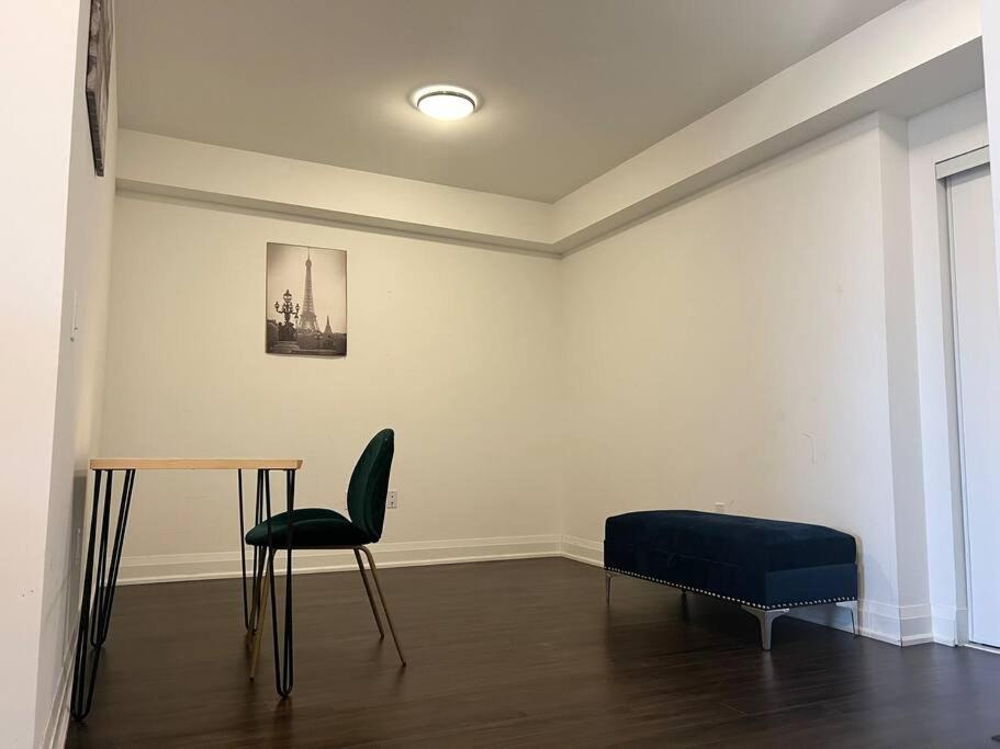 Photo of Livingroom in Weston
