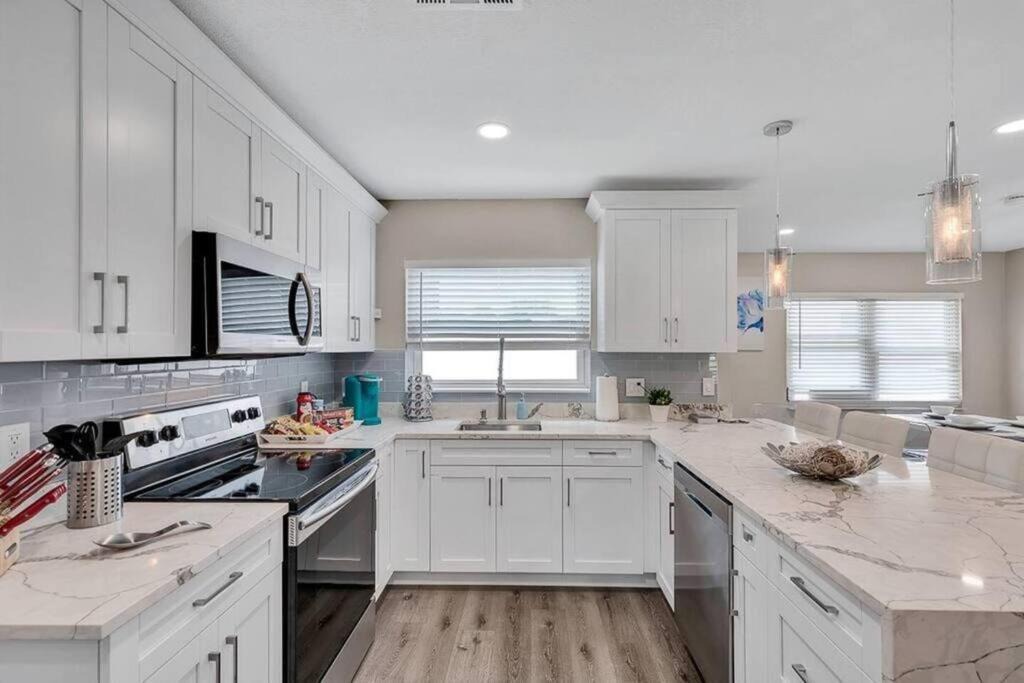 Photo of Kitchen in Town N County Park