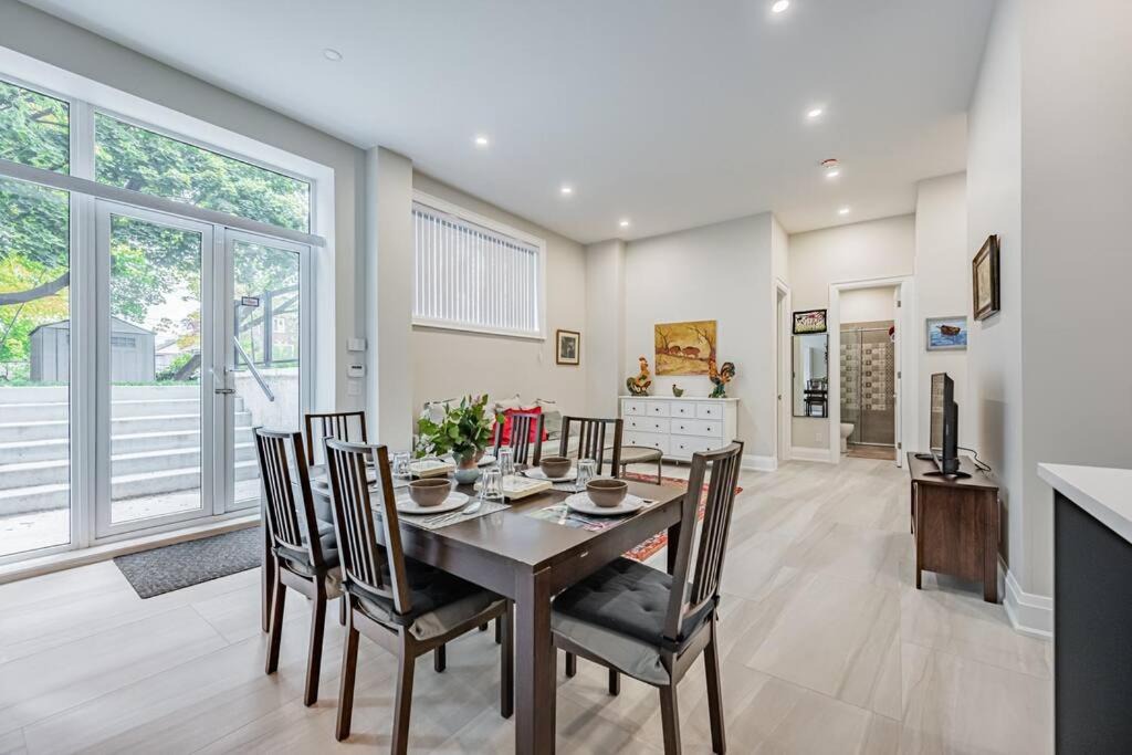 Photo of Livingroom in Englemount - Lawrence