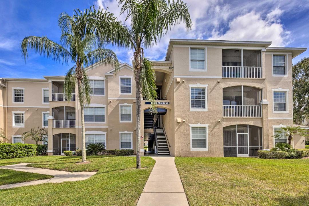 Photo of Buildings in Windsor Palms