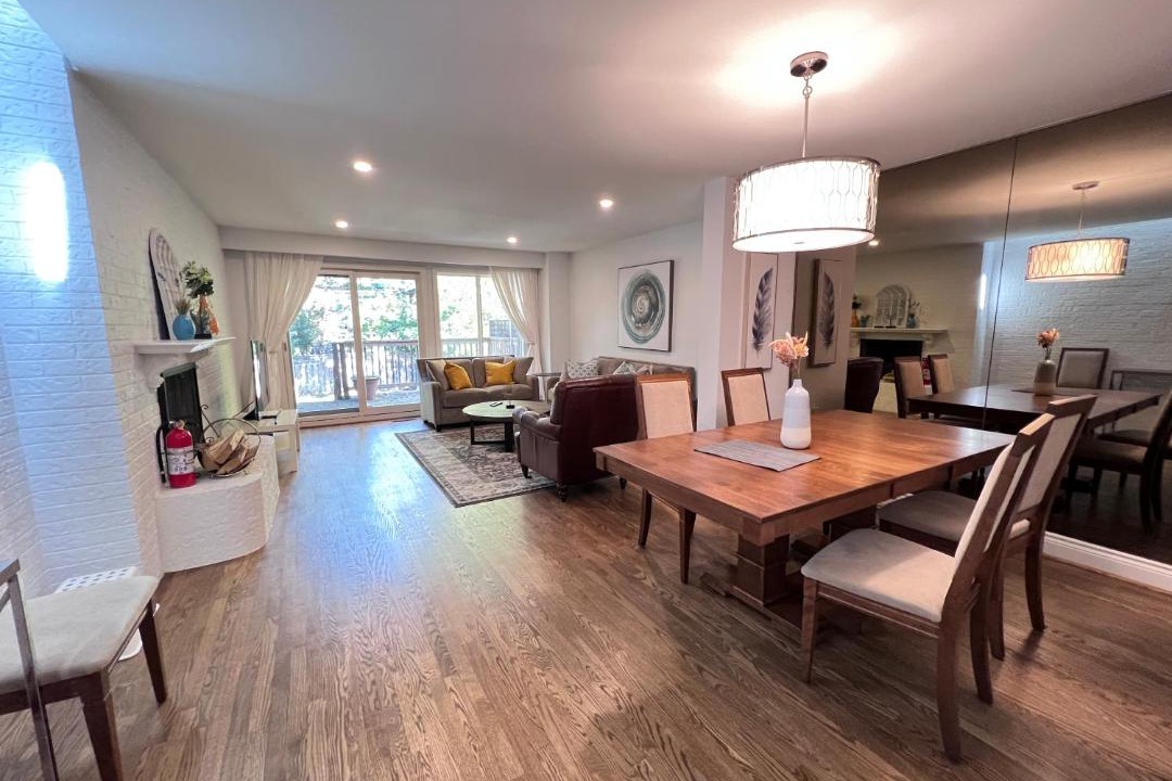 Photo of Livingroom in Lawrence Park South