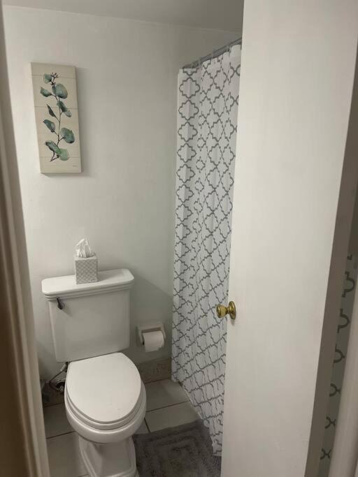 Photo of Bathroom in Lake Worth Corridor