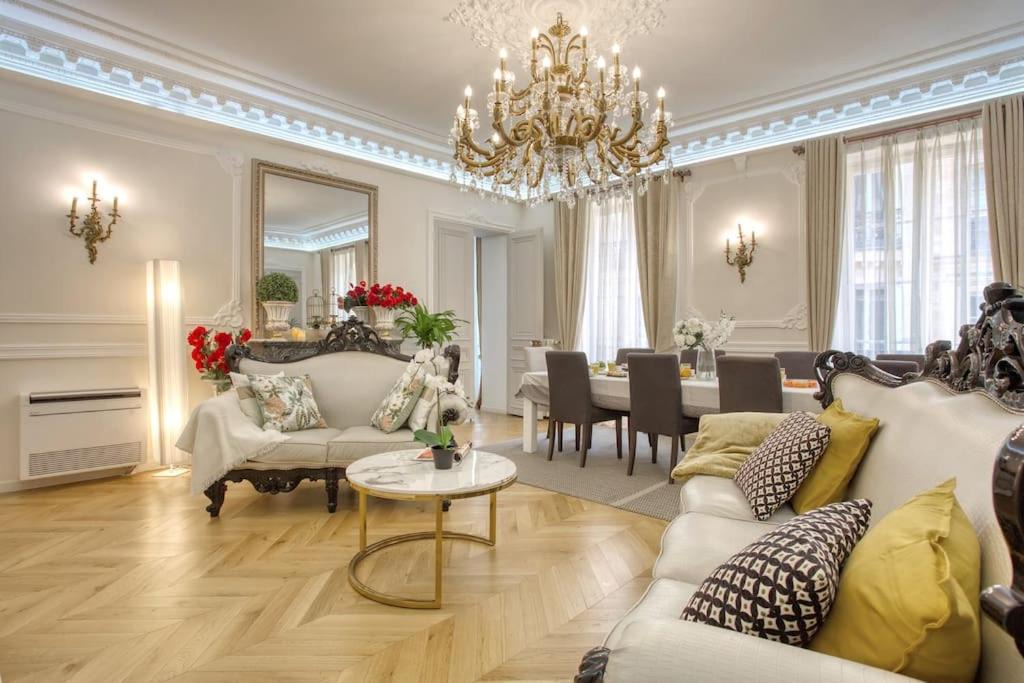 Photo of Livingroom in Chaussee-d'Antin