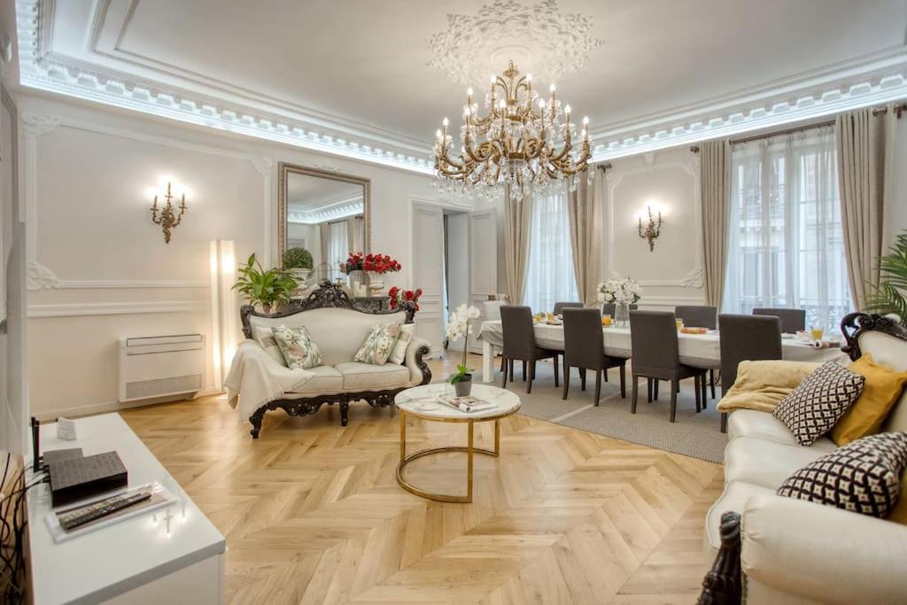 Photo of Livingroom in Chaussee-d'Antin