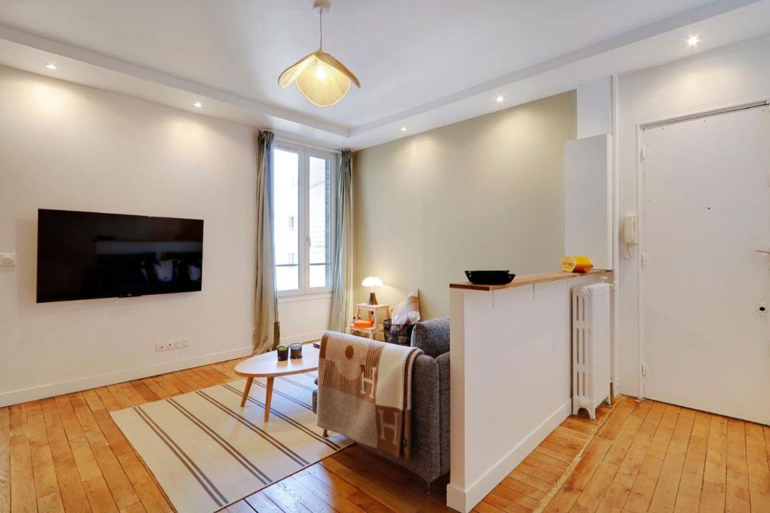 Photo of Livingroom in Republique–Point-du-Jour