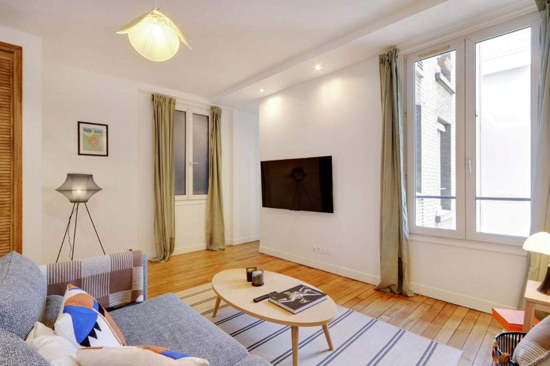 Photo of Livingroom in Republique–Point-du-Jour